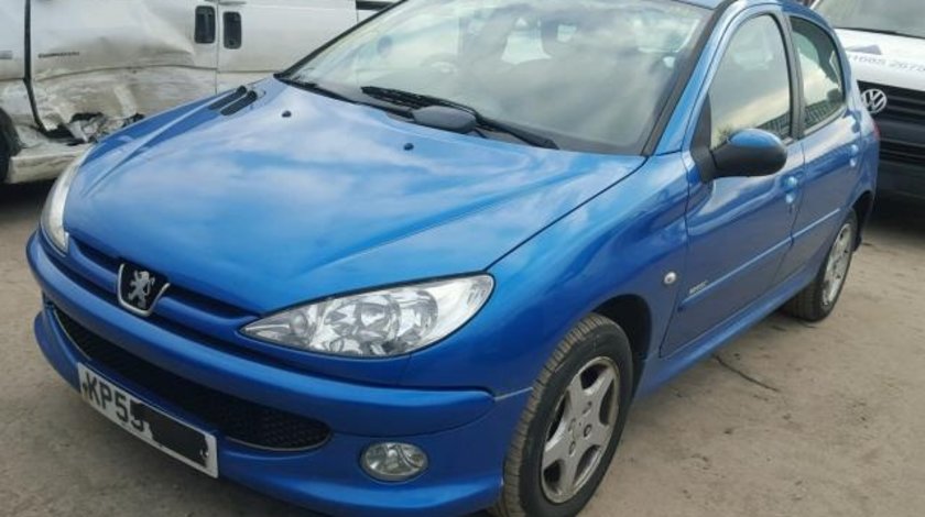 Dezmembrez Peugeot 206 1.4b 2005