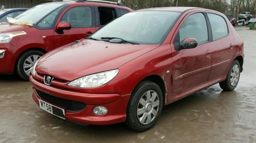 Dezmembrez Peugeot 206 1.4b 2009