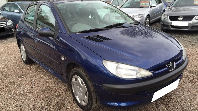 Dezmembrez Peugeot 206 an fabr. 2003, 1.9D