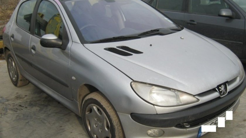 Dezmembrez Peugeot 206 din 2001, 1.6b