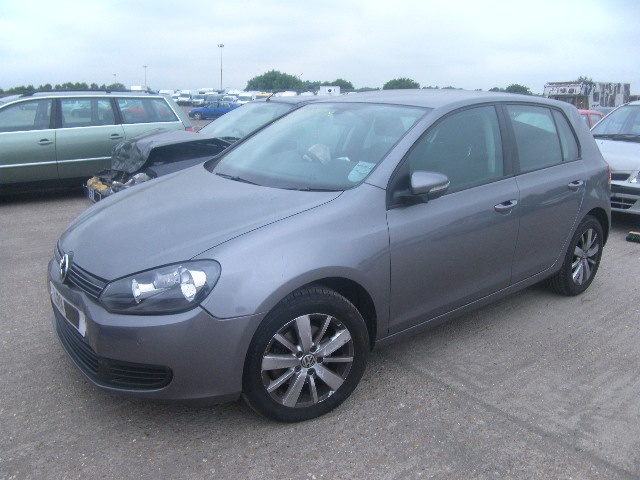 Dezmembrez piese caroserie Vw Golf 6, orice piesa!