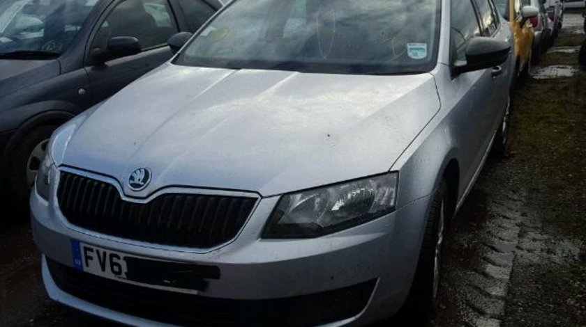 Dezmembrez piese motor 2.0tdi Skoda Octavia 3