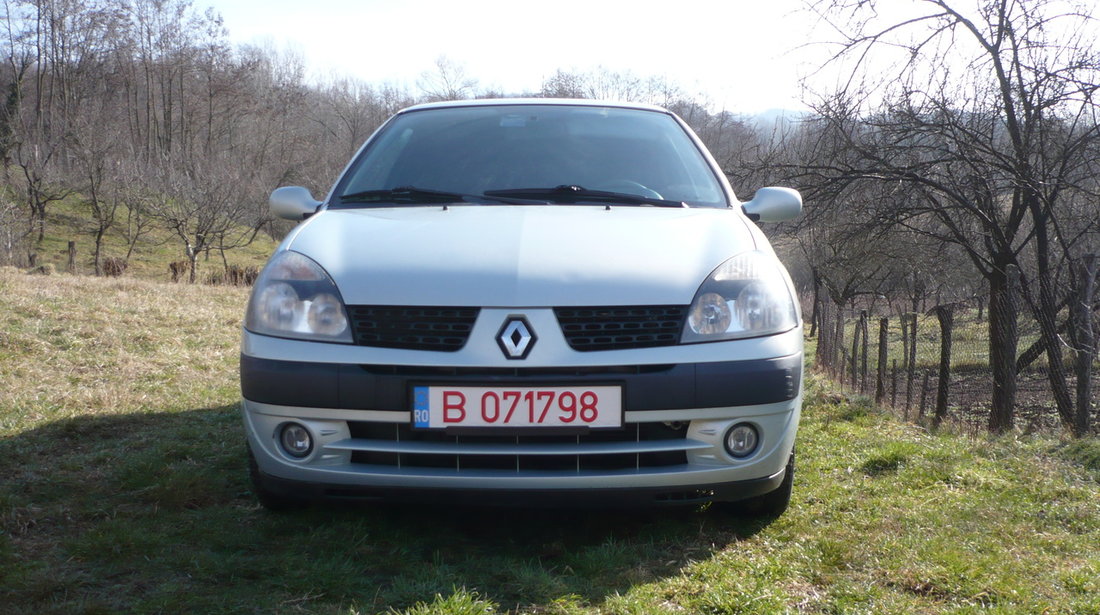 Dezmembrez,Piese Renault Clio 2 Hatchback 2 usi 1.5 dci euro 3 Gri  Metalizat #3295910