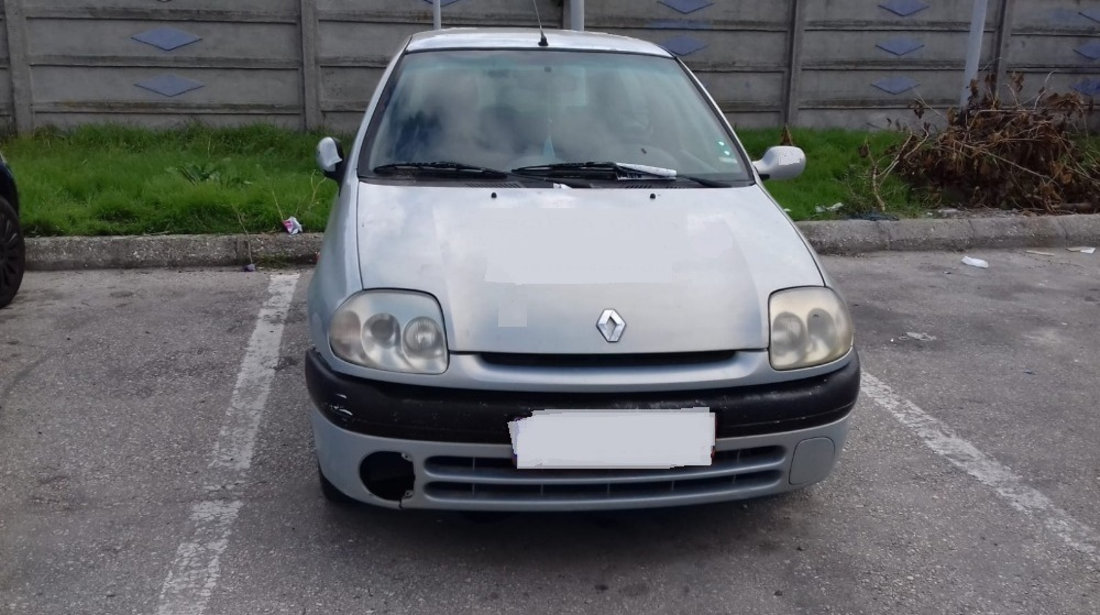 Dezmembrez Renault CLIO 2 / SYMBOL 1 1998 - 2008 1.2 Benzina