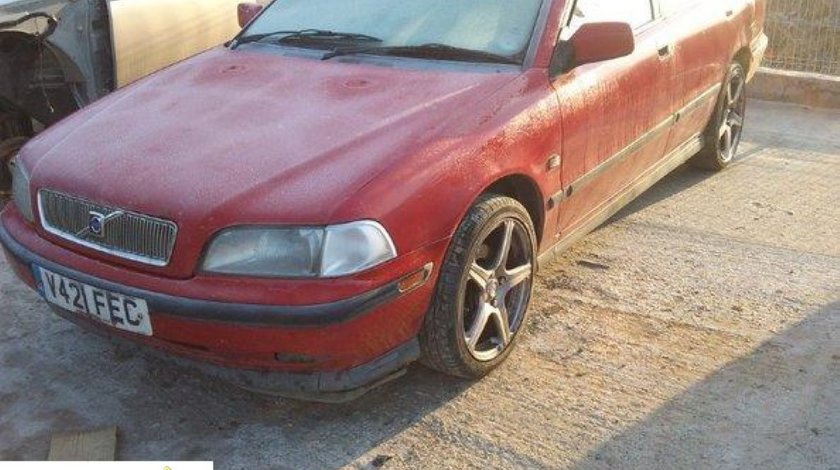 Dezmembrez Volvo S40 1 8i An 1999