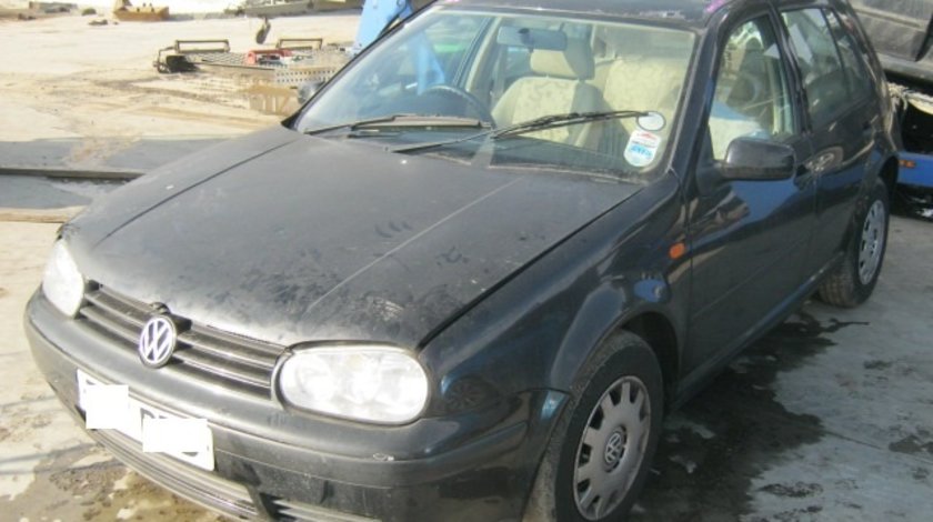 Dezmembrez VW Golf 4 din 1998, 1.4b