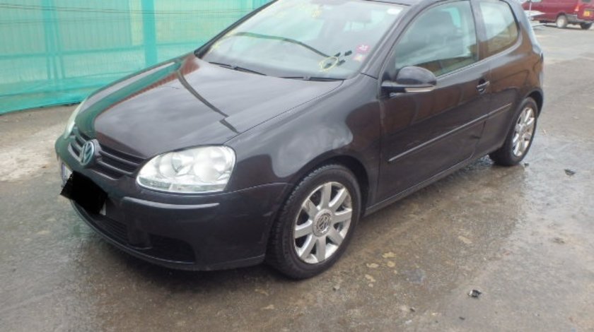 Dezmembrez VW Golf 5 din 2005, 1.9D