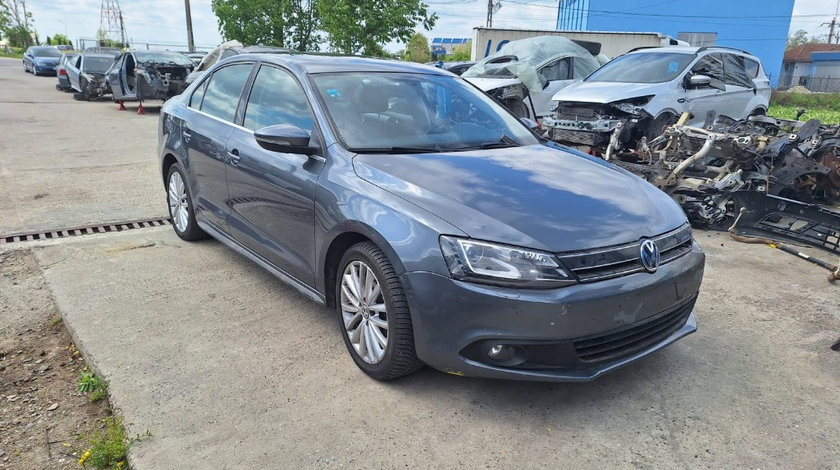 Dezmembrez Vw Jetta MK6 1.4 Tsi Hybrid CRJA 150 Cai culoare LD7X