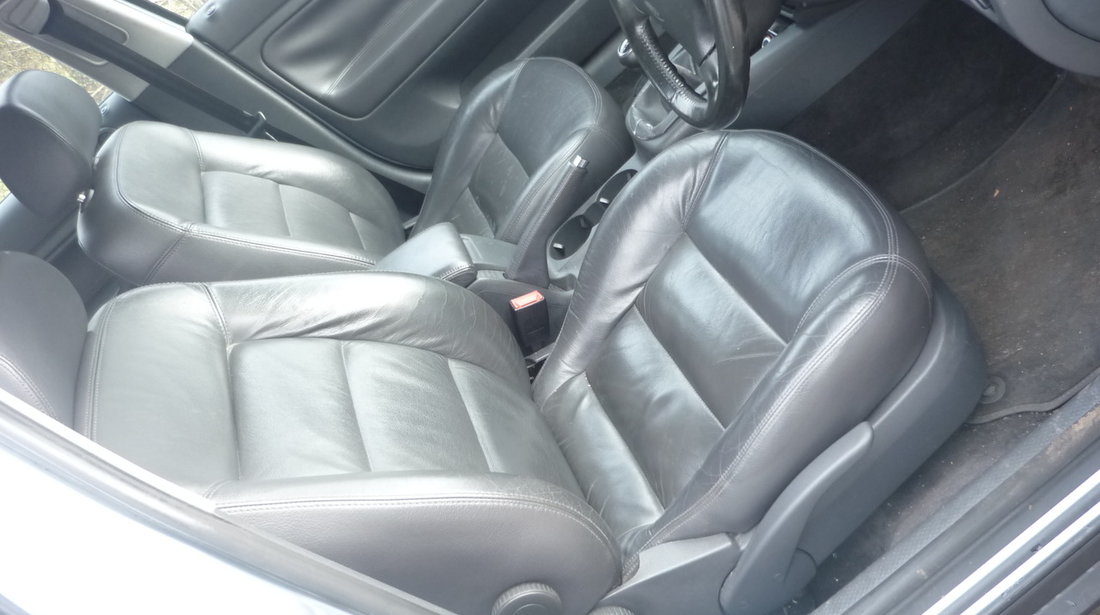 Dezmembrez VW Passat B5.5, 1,9tdi, AWX, 131cp, an 2004, interior piele  #1131259