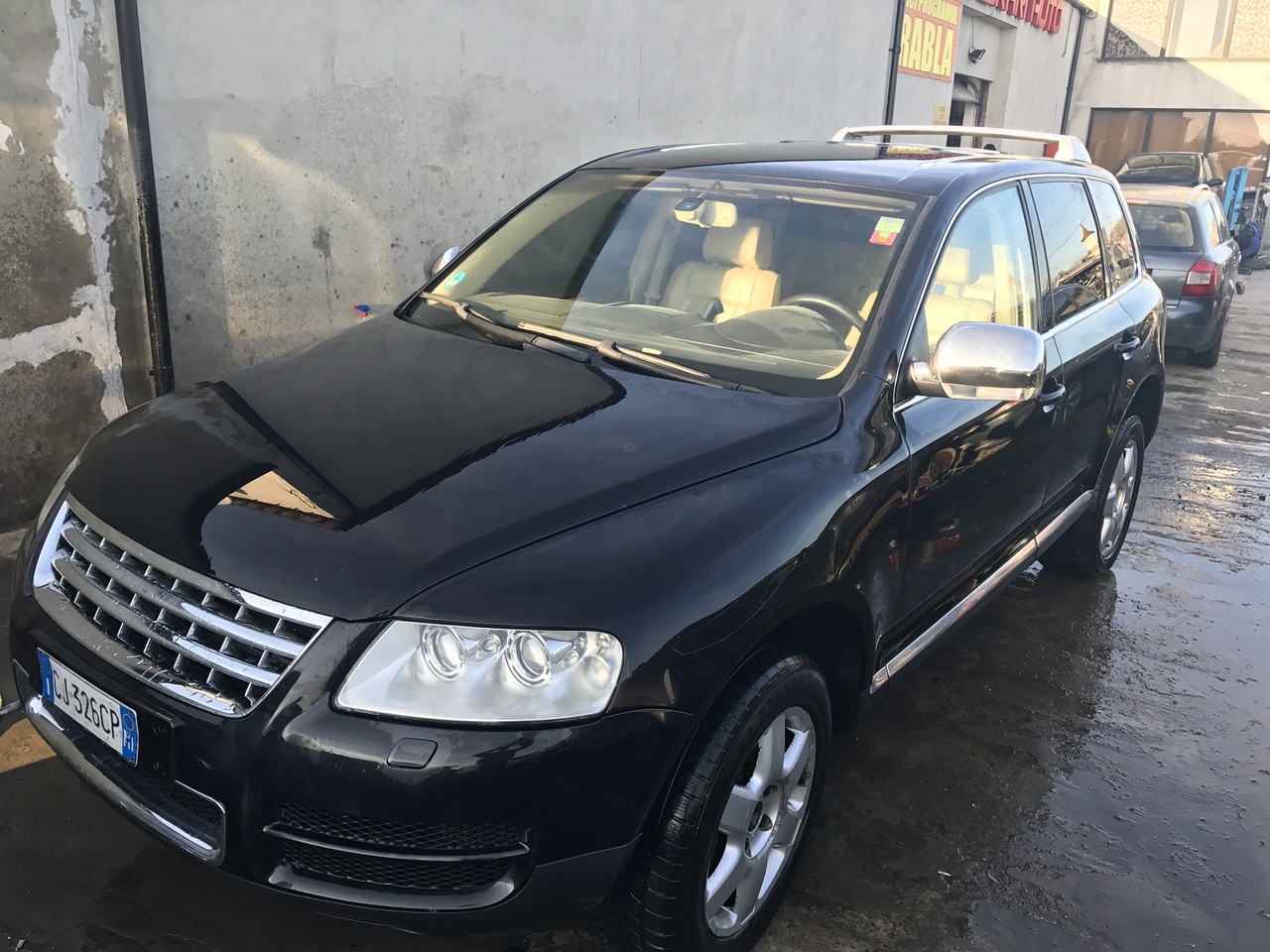 Dezmembrez VW Touareg 5,0 V10 tdi 2004