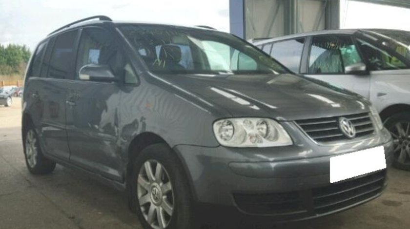 Dezmembrez VW Touran an fabr. 2004, 1.9TDI PD, 7 locuri