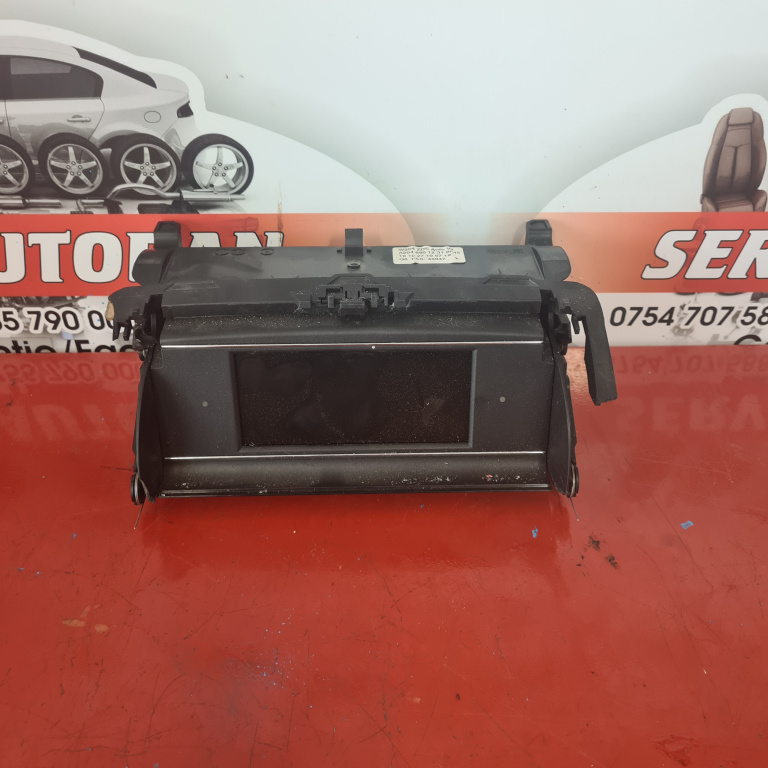 Display navigatie Mercedes-Benz C220 2.2 Motorina 2012, A2046801231 / A2048203197