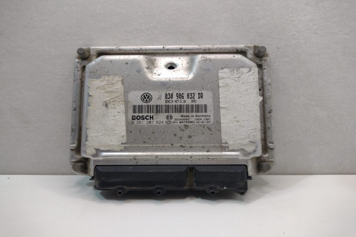 ECU Calculator Motor Bosch 030906032DR Volkswagen VW Polo 3 6N [facelift] [2000 - 2002]