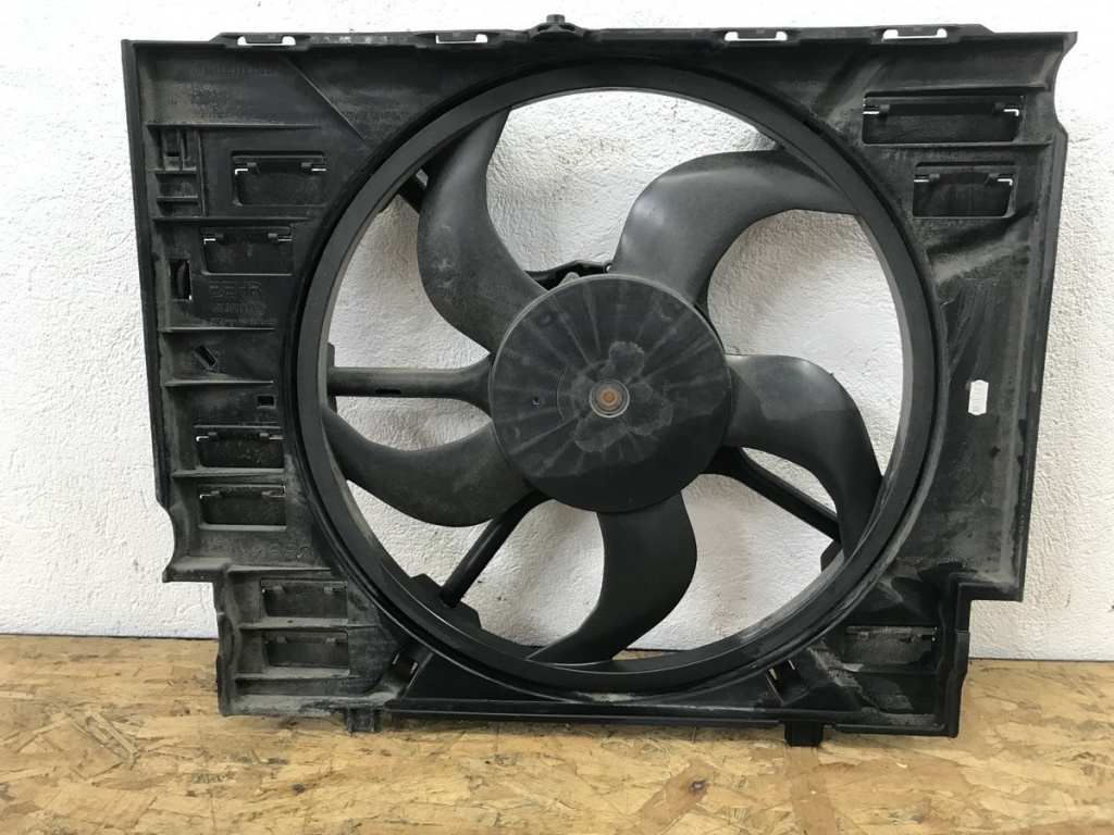 Electroventilator BMW E60 sedan 2009 (7726010401)