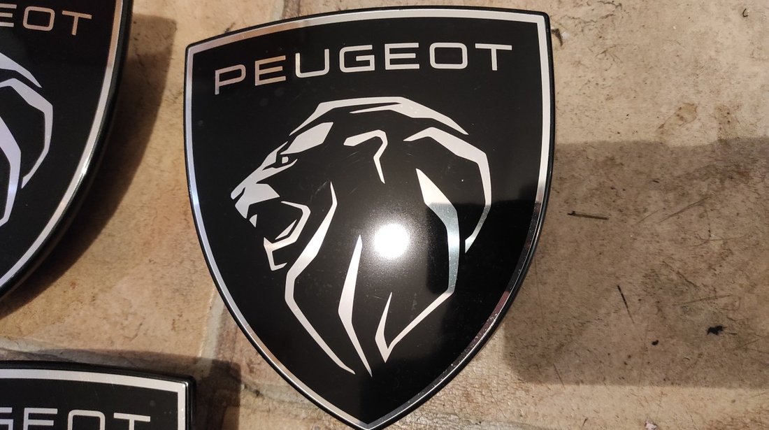 Emblema Peugeot 3008 cod 9840697980