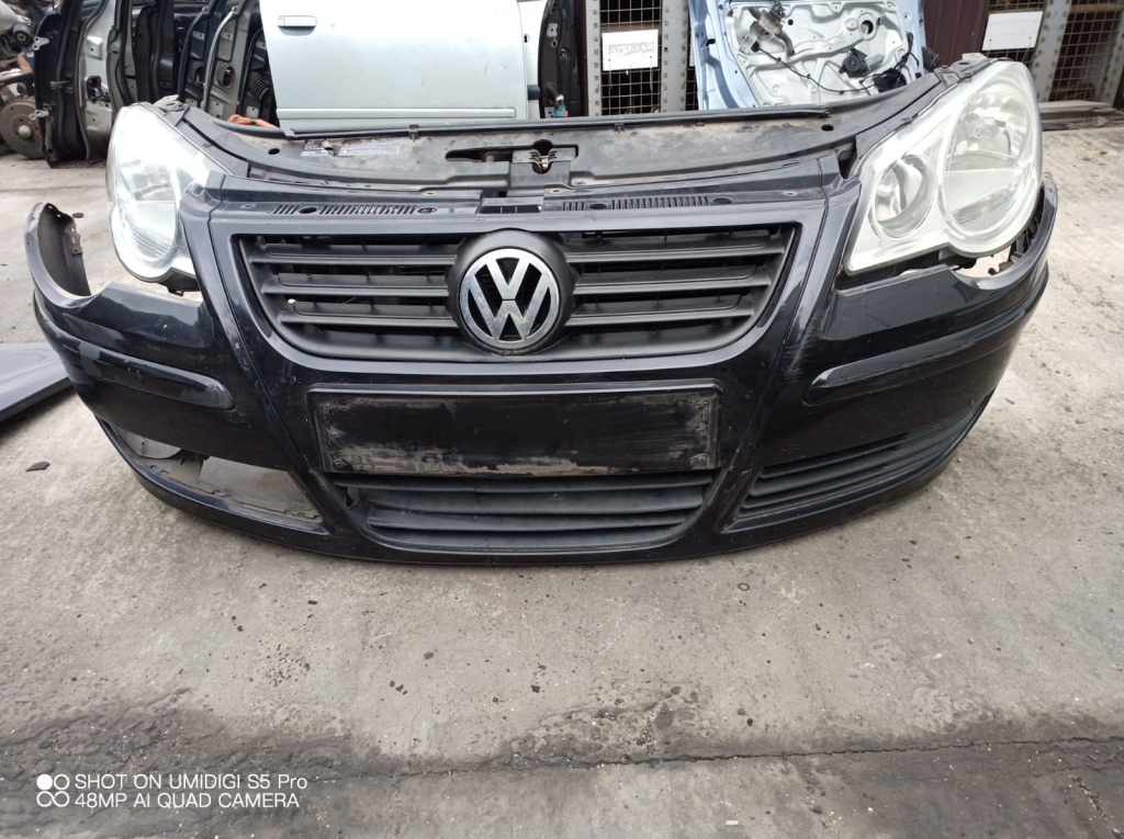 Față completa (trager , armatură radiatoare, aripi faruri capota bară față)fără rugină , Volkswagen POLO 9N , 2007 cod culoare: LC9Z