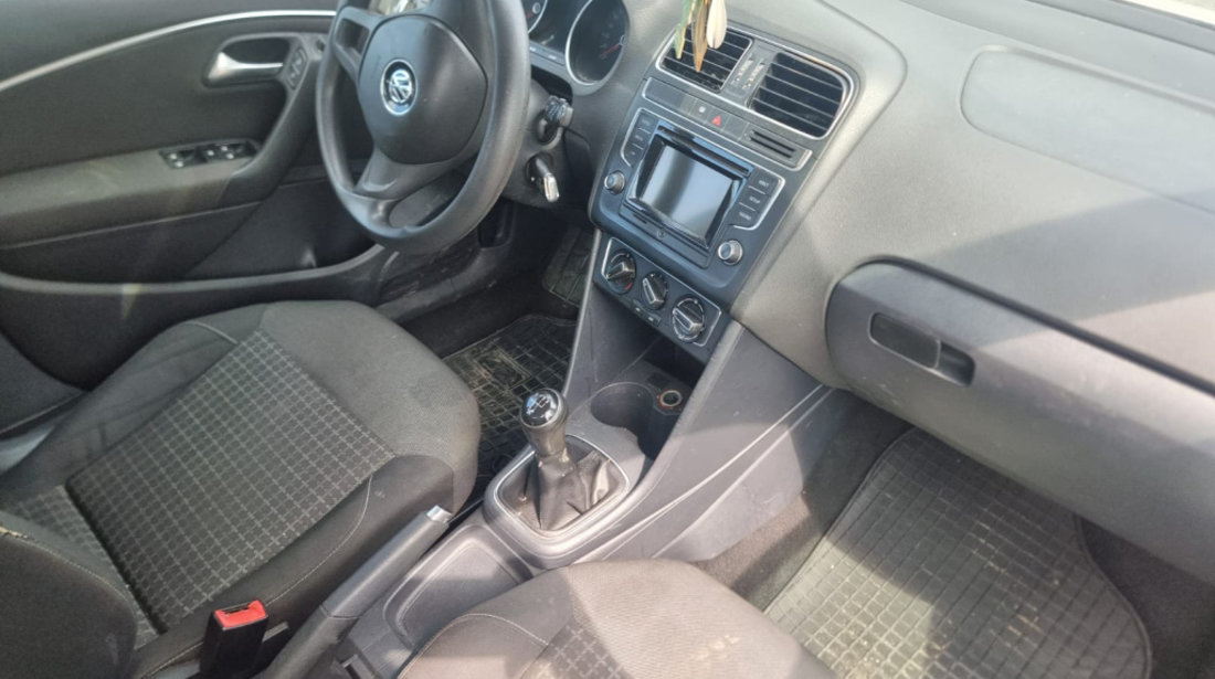 Față de ușa dreapta fata Volkswagen VW Polo 5 6R [2009 - 2015] 1.4 tdi CUSA