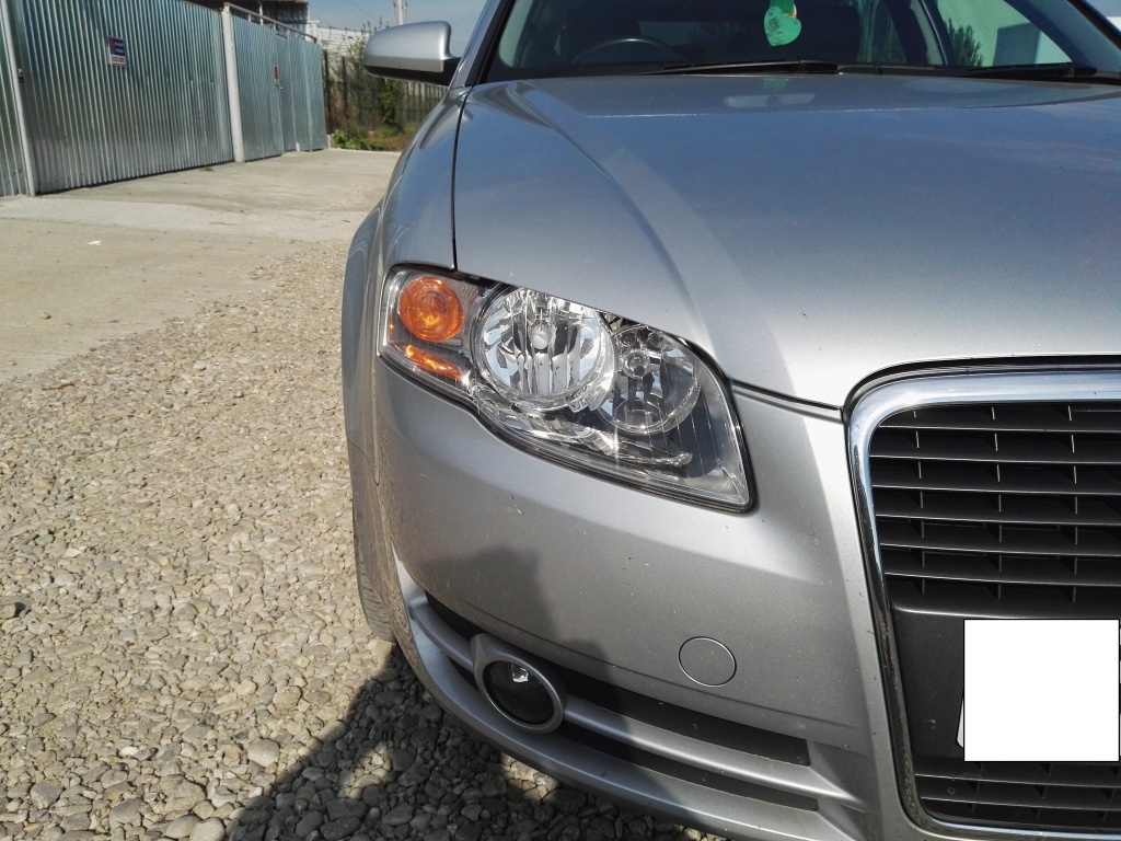 Far dreapta Audi A4 B7 2.0 tdi BLB