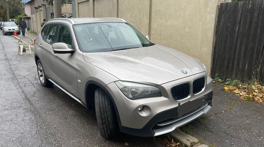 Far dreapta fara xenon BMW X1 e84 2.0 d