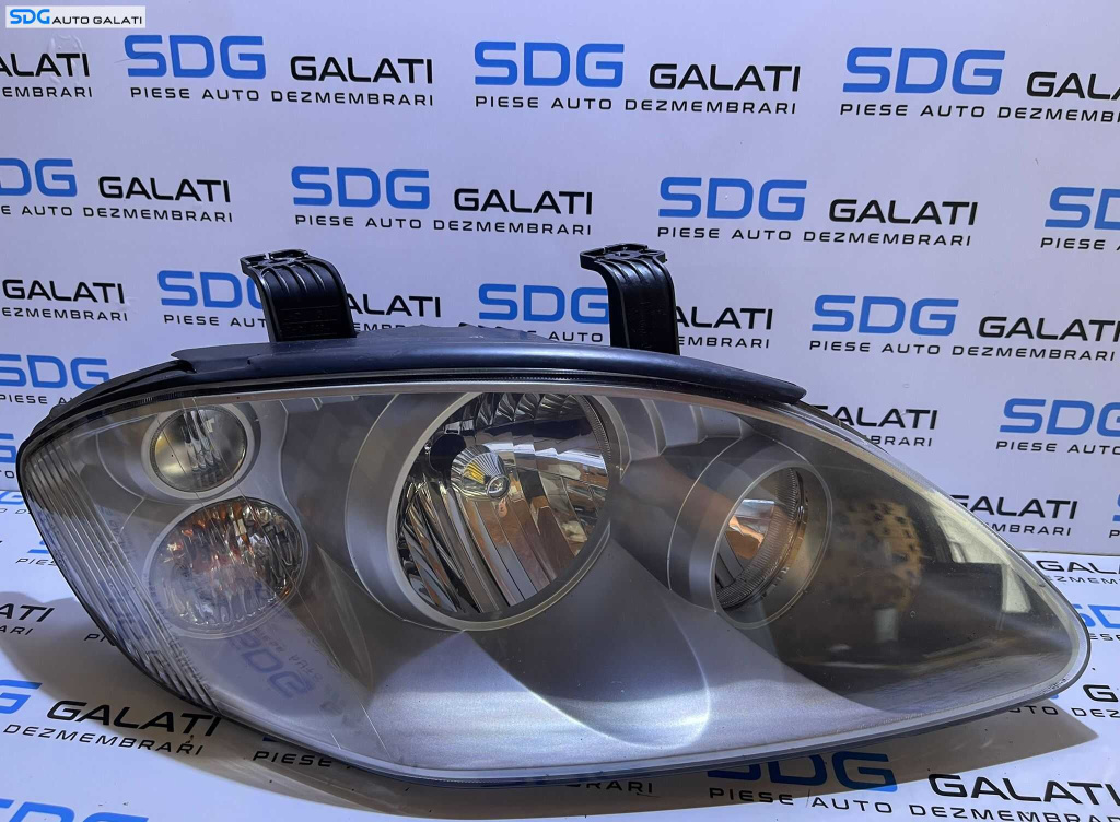 Far Dreapta Halogen SsangYong Rodius 2004 - 2012 [L2150]