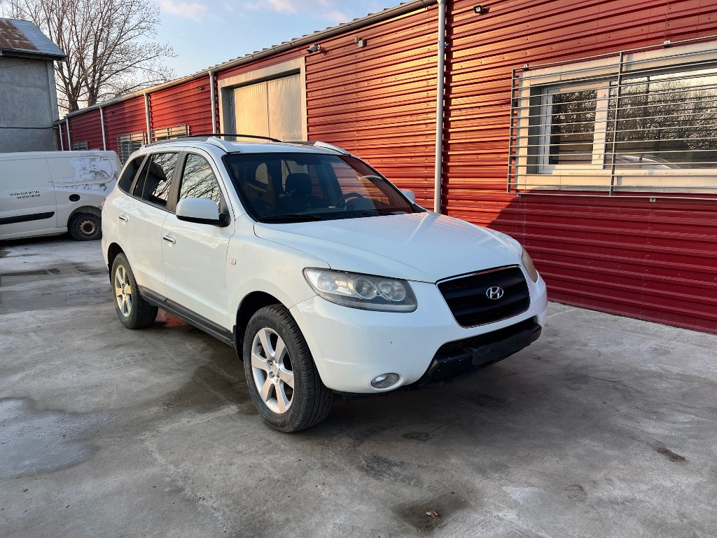 Far dreapta Hyundai Santa Fe 2008 SUV 2.2 CRDI