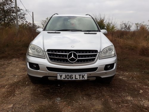 Far dreapta Mercedes M-CLASS W164 2007 SUV 3.0