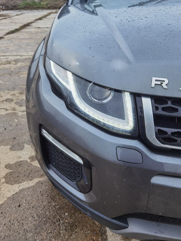 Far dreapta Range Rover Evoque facelift bi xenon