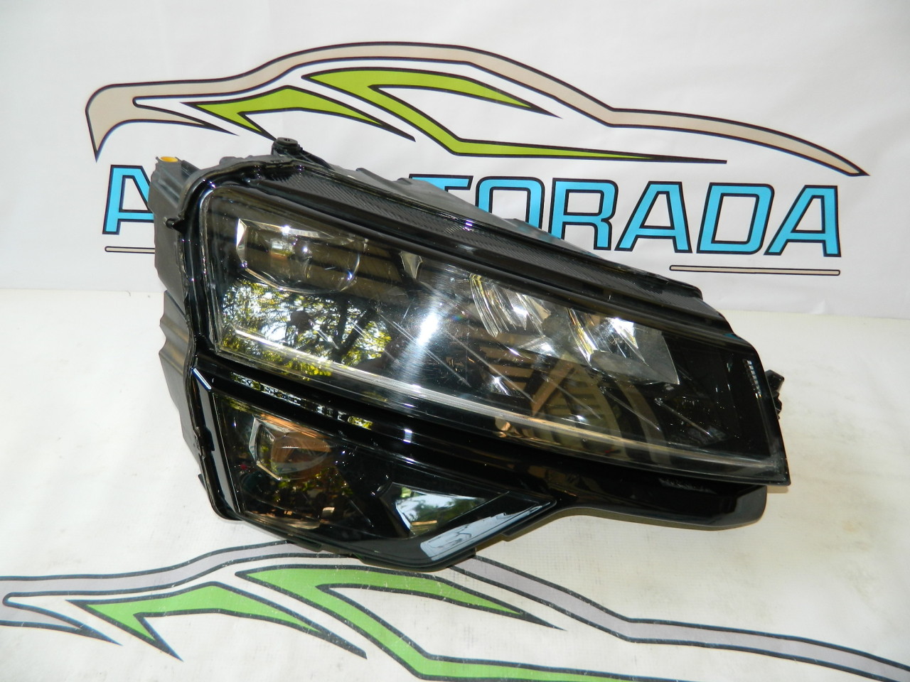 Far dreapta Skoda Karoq Full LED an 2017-2021 cod 57B941016F