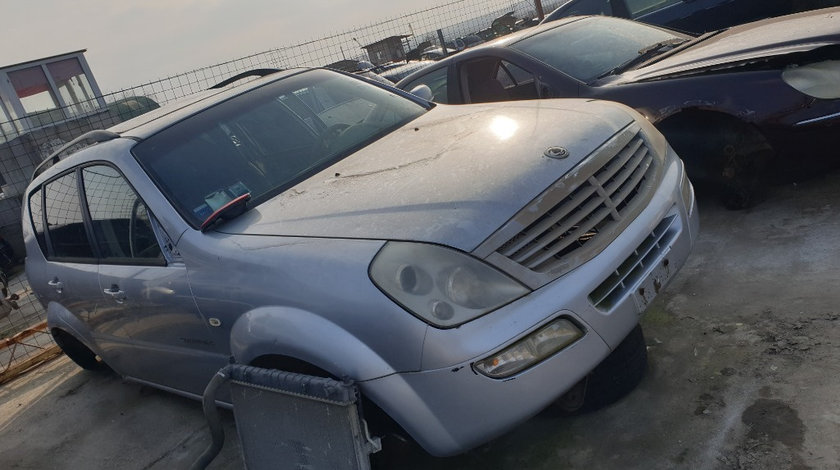 Far dreapta SsangYong Rexton 2004 hatchback 2.7