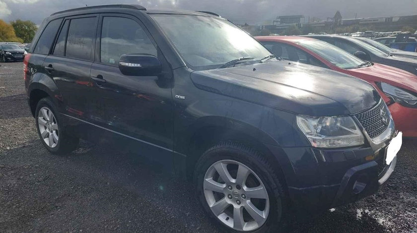 Far dreapta Suzuki Vitara 2011 SUV 1.9 TDI