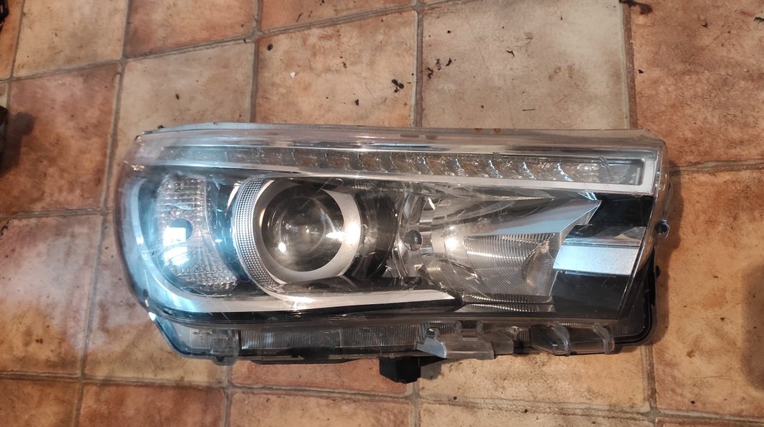 Far dreapta Toyota Hilux led 2015-2019