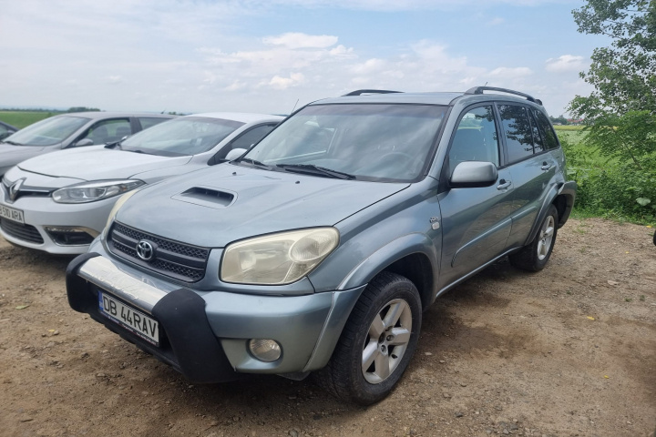 Far dreapta Toyota RAV 4 2005 SUV 2.0 1CD-FTV