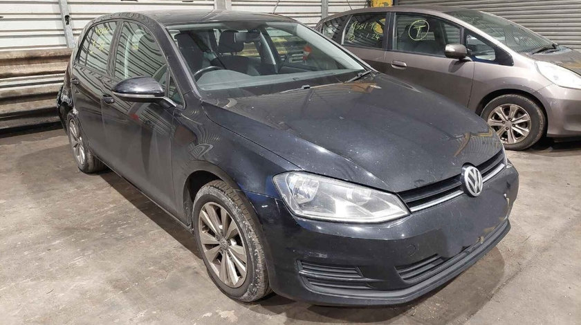 Far dreapta Volkswagen Golf 7 2014 HATCHBACK 1.6 TDI CLHA