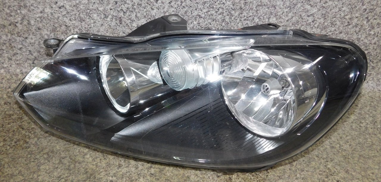 Far Golf 6 cu halogen - partea stanga