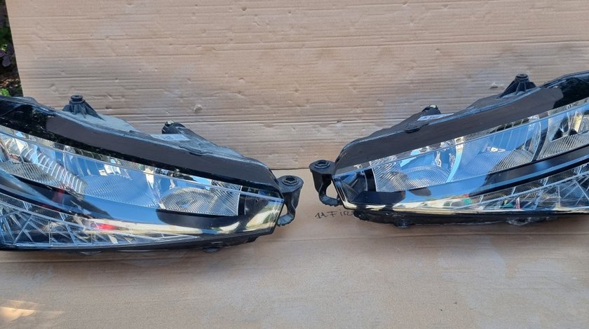 Far LED stanga dreapta Skoda Scala 2019 2020 2021