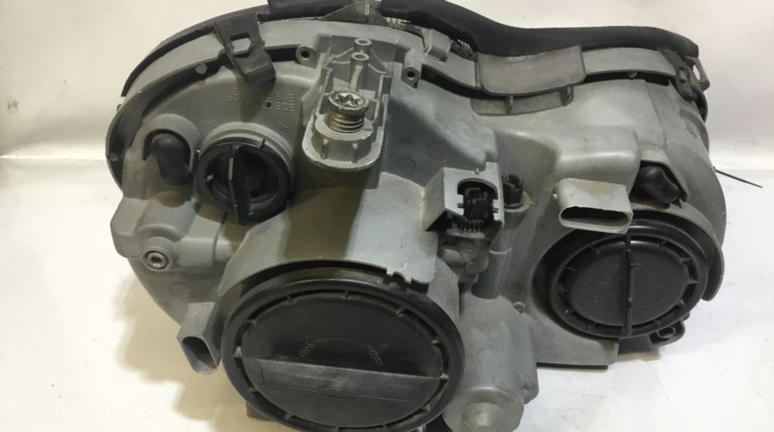 Far Stanga 084401173l Cu Xenon si Balast 130732007201 Mercedes-Benz CLK C209 2002