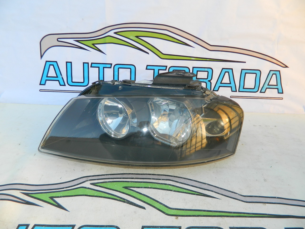 Far stanga Audi A3 8P model 2003-2007 cod 8P0941003K