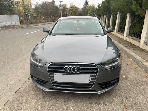 Far stanga Audi A4 B8 2.0 tdi facelift 2013