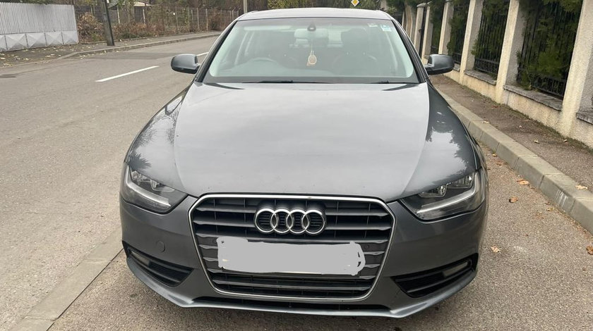 Far stanga Audi A4 B8 2.0 tdi facelift 2013