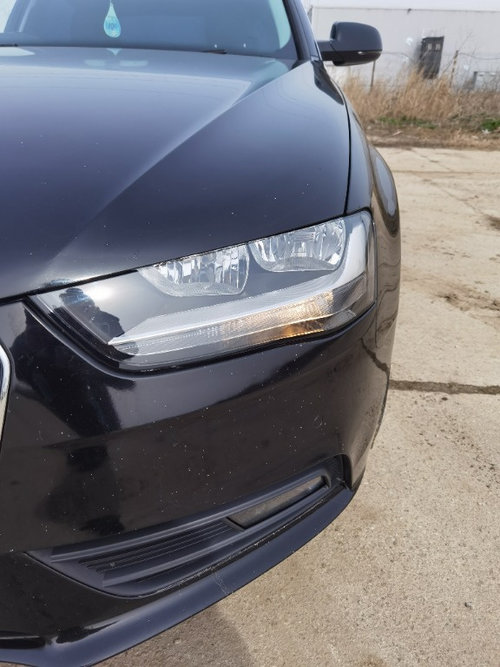 Far stanga Audi A4 B8 Facelift 2.0 tdi an 2014