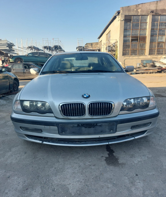 Far stanga BMW Seria 3 E46 [1997 - 2003] Sedan 4-usi 320d MT (136 hp)