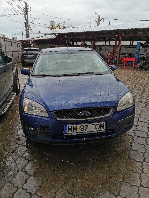 Far stanga Ford Focus 2