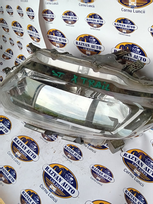 Far Stanga Halogen Nissan X-Trail 2014