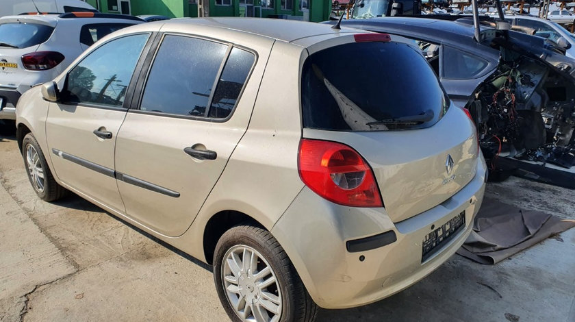 Far stanga Renault Clio 3 2007 hatchback 1.5 dci