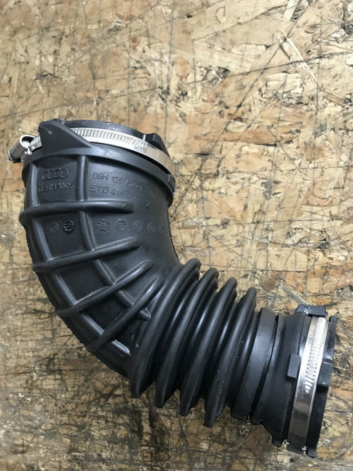 Furtun turbo A5 2.0 tfsi quattro coupe sedan 2010 (06H129629)