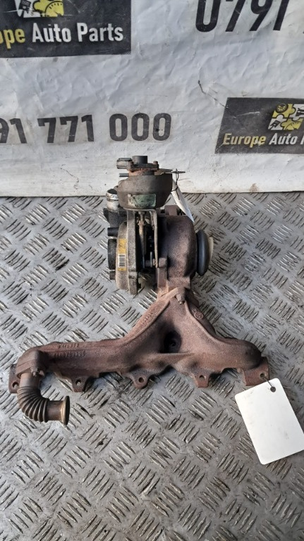 Galerie evacuare Volvo C30 2.0 D cod motor D4204T, an fab. 2010 cod 9546849080