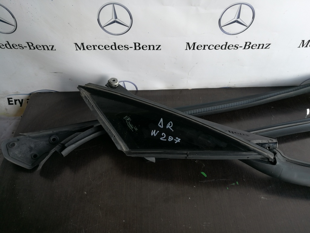 Geam dreapta spate fix mercedes e class coupe w207 c207