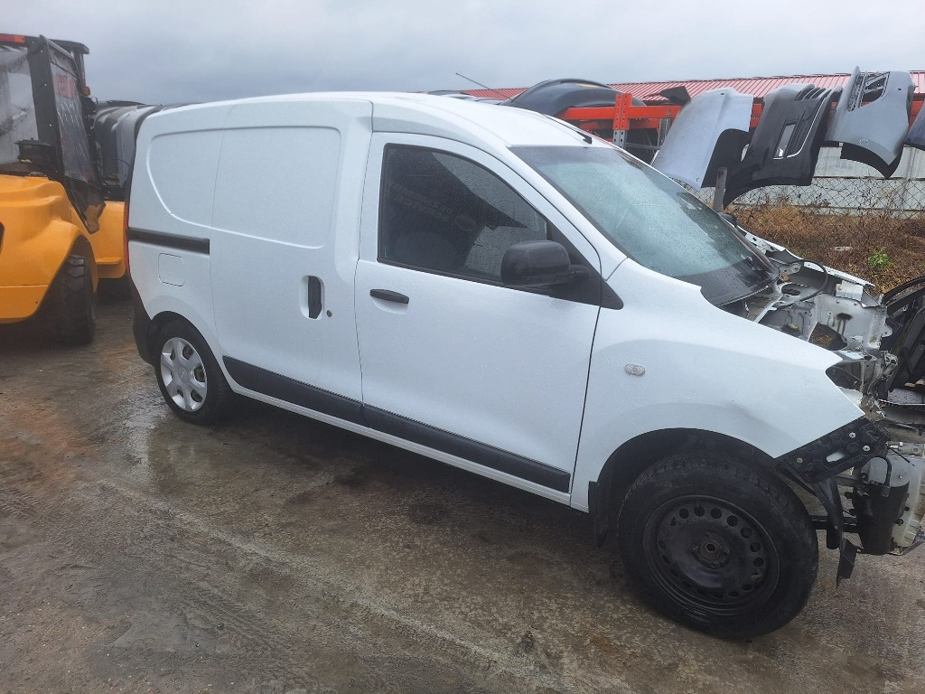 Geam usa fata dreapta cod 803123855R Dacia Dokker 2012-2021