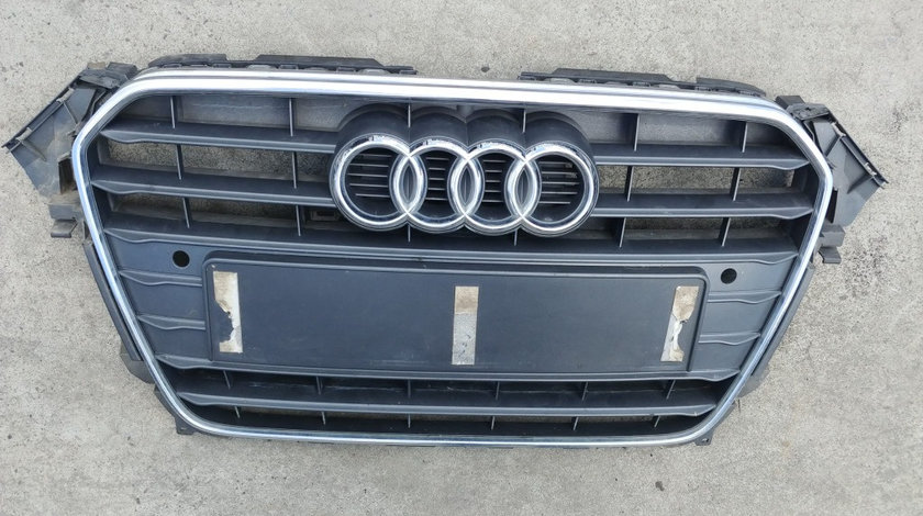 Grila bara fata audi a4 b8 facelift 8k0853651e 8k0853651f