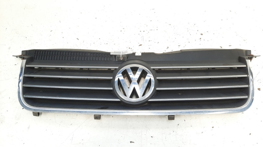 Grila bara fata centrala cu sigla, Vw Passat (3B3) facelift (idi:605550)